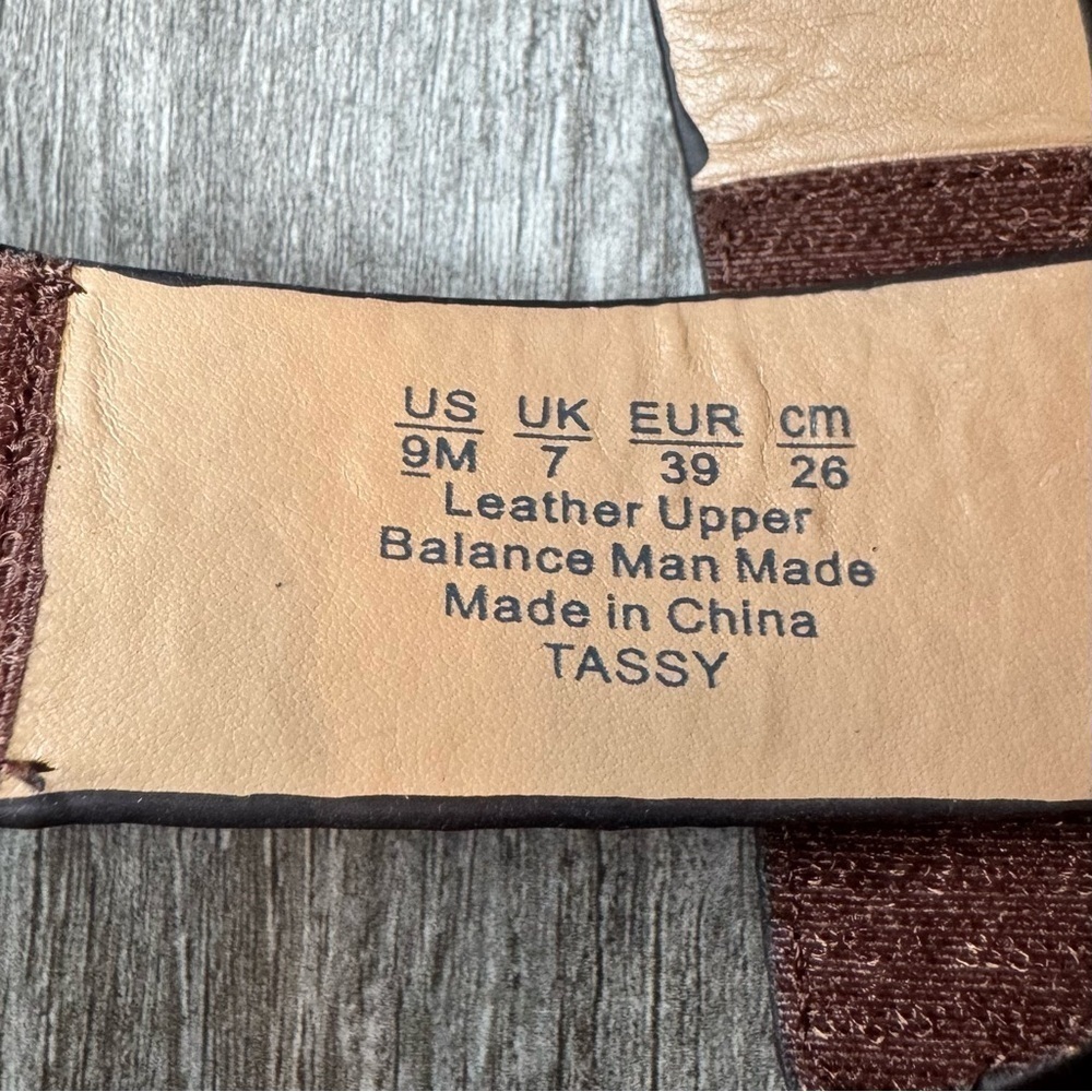 Naturalizer Tassy Flat Gladiator Sandal Brown Leather with Toe Ring- Size 9 - Picture 9 of 9